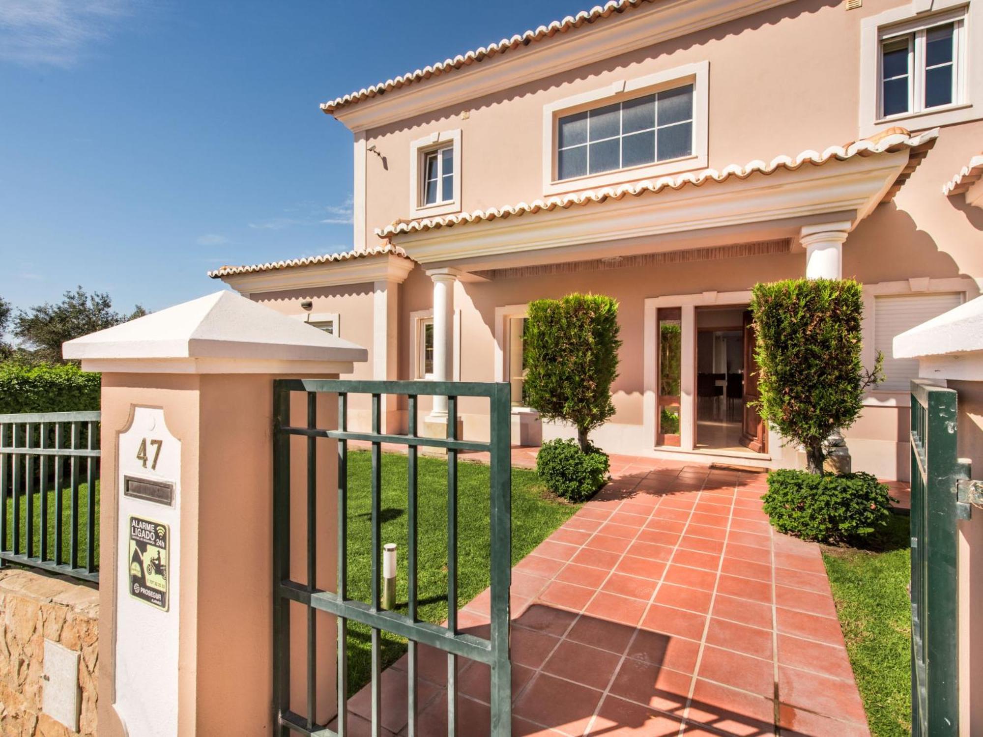 Amendoeiras By Interhome Albufeira
